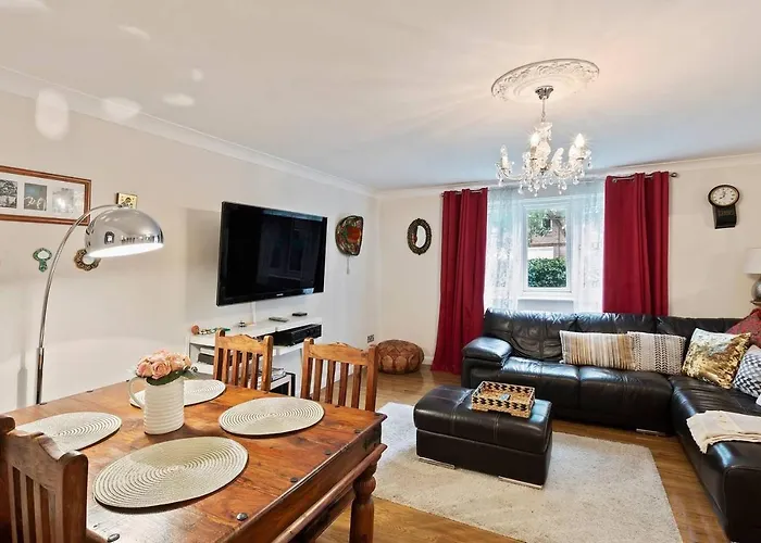 Beautiful And Cosy 2 Bedroom Flat