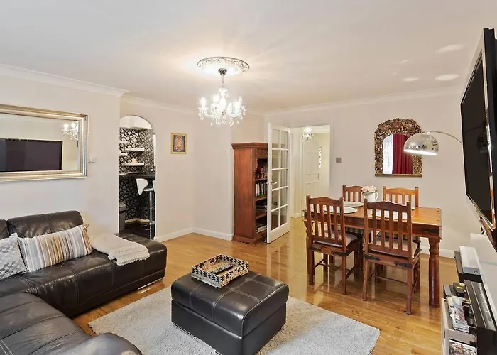 Beautiful And Cosy 2 Bedroom Flat