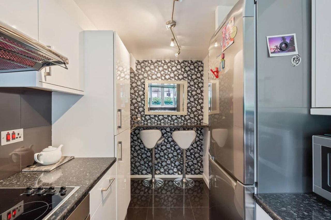 Beautiful And Cosy 2 Bedroom Flat *