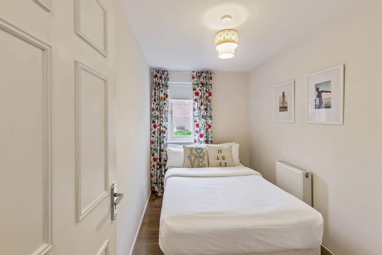 Apartment Beautiful And Cosy 2 Bedroom Flat *